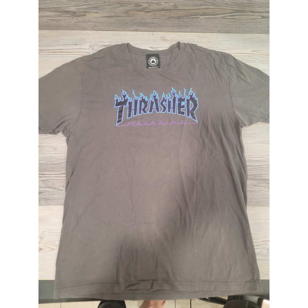 Thrasher Magazine grey t-shirt size large. fair condition.